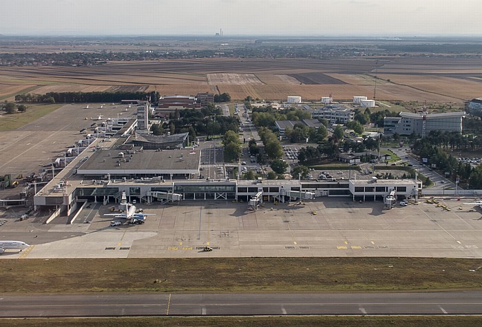 Flughafen Nikola Tesla Belgrad Luftbild aerial photo