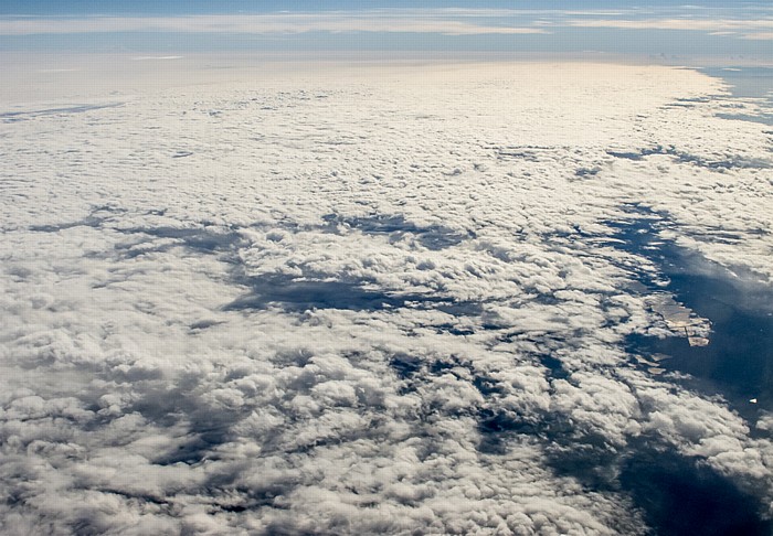 Fast geschlossene Wolkendecke Europa