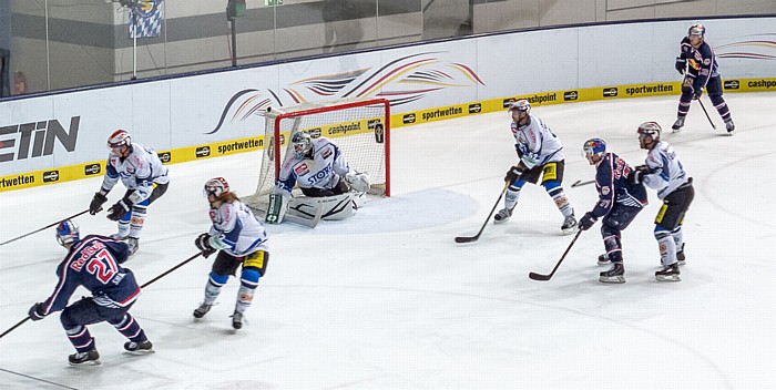 Olympia-Eissportzentrum: DEL-Spiel EHC Red Bulls München - Schwenninger Wild Wings
