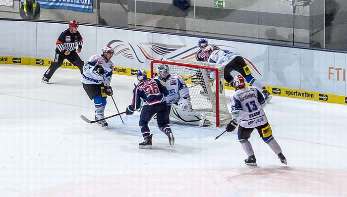 Olympia-Eissportzentrum: DEL-Spiel EHC Red Bulls München - Schwenninger Wild Wings