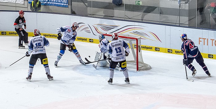 Olympia-Eissportzentrum: DEL-Spiel EHC Red Bulls München - Schwenninger Wild Wings