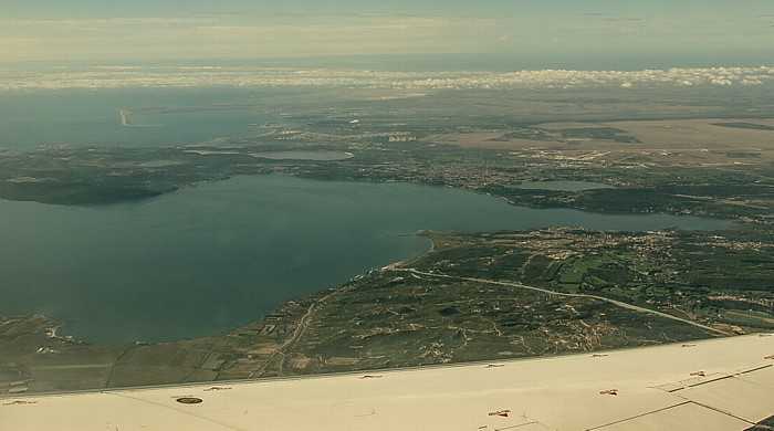 Provence-Alpes-Côte d’Azur - Département Bouches-du-Rhône: Étang de Berre Étang de l'Olivier Étang de Lavalduc Golfe du Lion Grand-Rhône Istres Port-Saint-Louis-du-Rhône Saint-Chamas Luftbild aerial photo