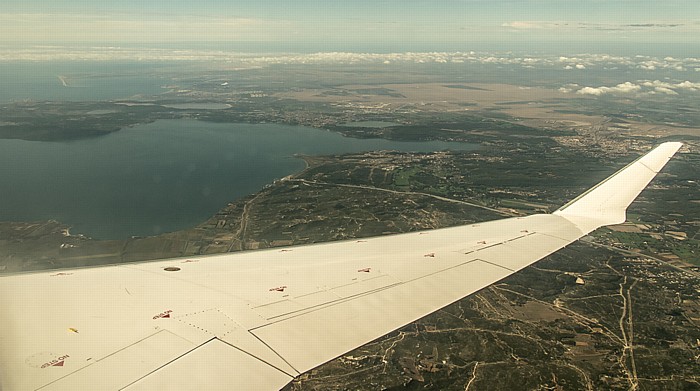 Provence-Alpes-Côte d’Azur - Département Bouches-du-Rhône: Étang de Berre Étang de l'Olivier Étang de Lavalduc Golfe du Lion Grand-Rhône Istres Miramas Saint-Chamas Luftbild aerial photo