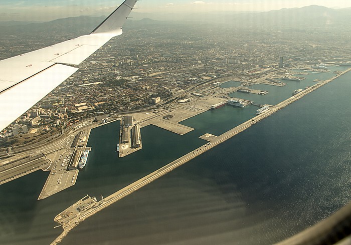 2e arrondissement de Marseille, Golfe du Lion (Mittelmeer) Luftbild aerial photo