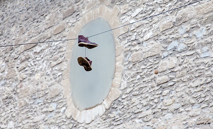 Avignon Intra-muros: Hängende Schuhe