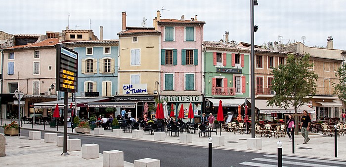 Centre-ville (Stadtzentrum): Rue Saint-Florent Orange