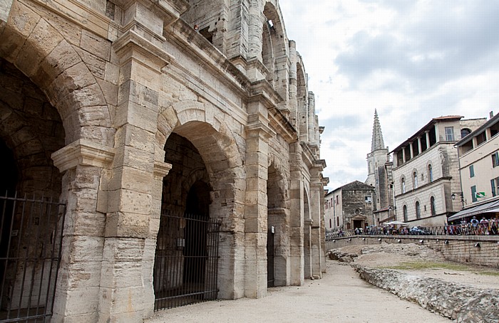 Amphitheater (Arènes d'Arles), Pro des Tours Sarrasines Collège Saint Charles