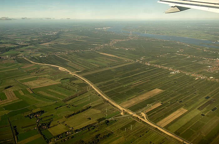 Niedersachsen - Landkreis Stade: Altes Land und Elbe Luftbild aerial photo