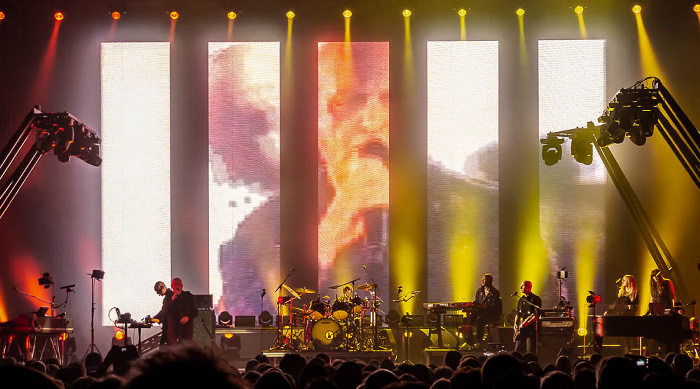 Hamburg O2 World: Peter Gabriel