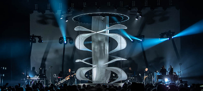 Hamburg O2 World: Peter Gabriel