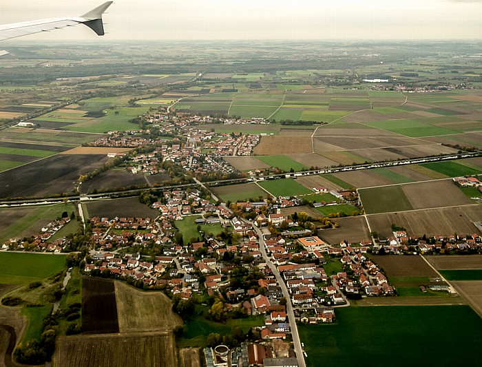 Bayern - Landkreis Erding: Berglern und Mittlere-Isar-Kanal Luftbild aerial photo
