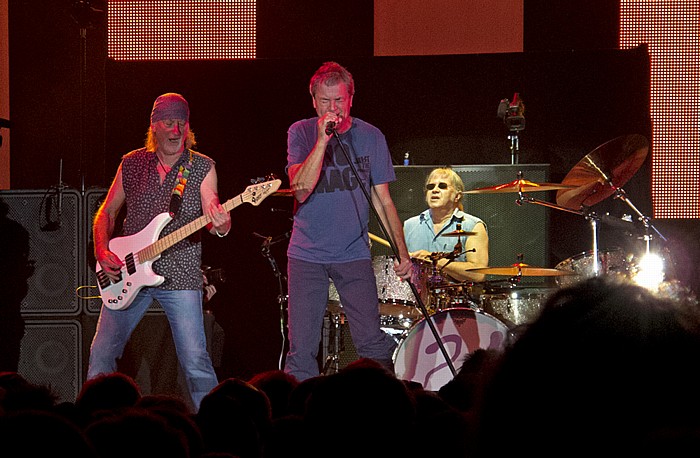 Donau-Arena: Deep Purple (+ Peter Frampton) Regensburg Roger Glover, Ian Gillan, Ian Paice