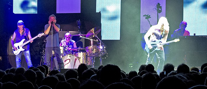 Donau-Arena: Deep Purple (+ Peter Frampton) Regensburg Roger Glover, Ian Gillan, Ian Paice, Don Airey, Steve Morse