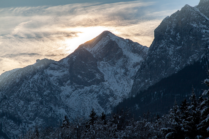 Grainau Blick aus dem Hotel Alpenhof: Wettersteingebirge - Kreuzeck und Alpsitze