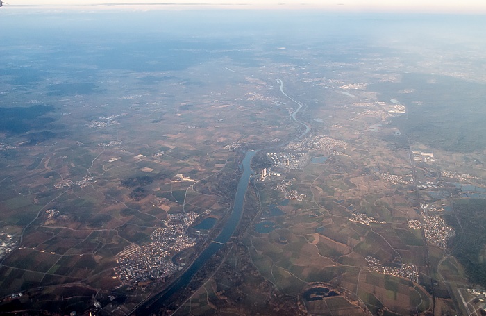 Landkreis Pfaffenhofen an der Ilm Bayern Bayernoil Raffinerie Vohburg Ernsgaden Kraftwerk Irsching Vohburg an der Donau Luftbild aerial photo