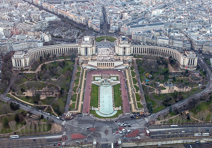 Blick vom Eiffelturm (Tour Eiffel): Trocadéro mit dem Palais de Chaillot Paris