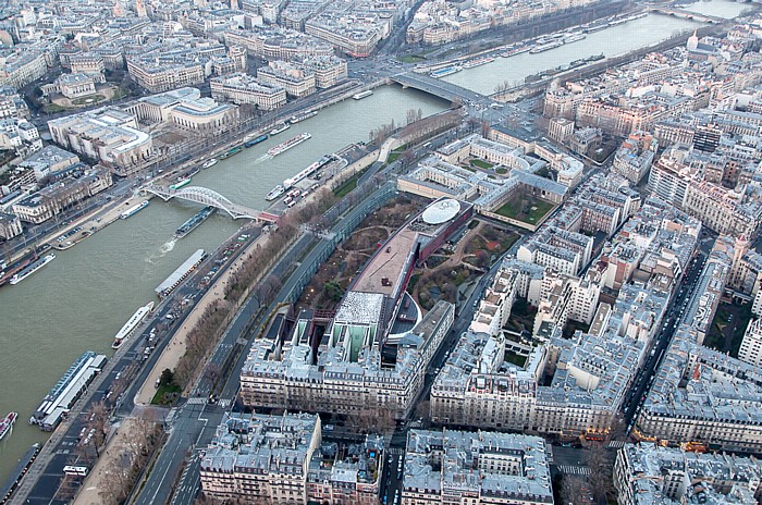 Blick vom Eiffelturm (Tour Eiffel): Seine und Musée du quai Branly (Musée des Arts premiers) Paris