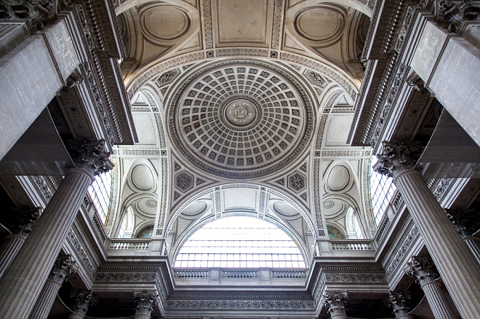 Panthéon: Innenraum und Kuppel Paris