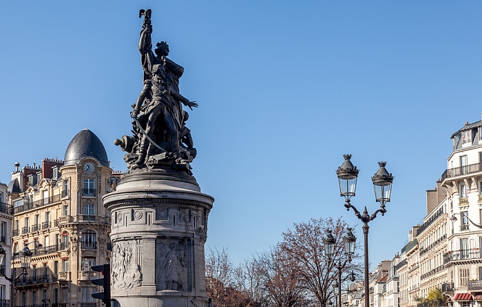 Montmartre: Place de Clichy mit dem Marschall-Moncey-Denkmal Paris