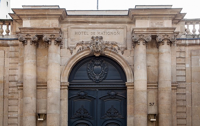 Paris Quartier des Invalides: Rue de Varenne - Hôtel de Matignon