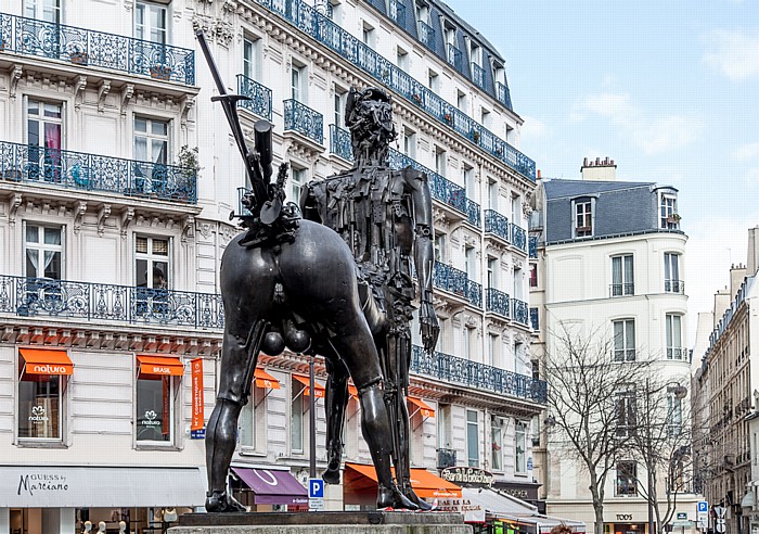 Paris Quartier Notre-Dame-des-Champs: Place Michel-Debré - Le Centaure (von César Baldaccini)