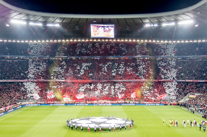 Allianz Arena: Fan-Choreografie vor dem Champions-League-Viertelfinale FC Bayern München - Manchester United München