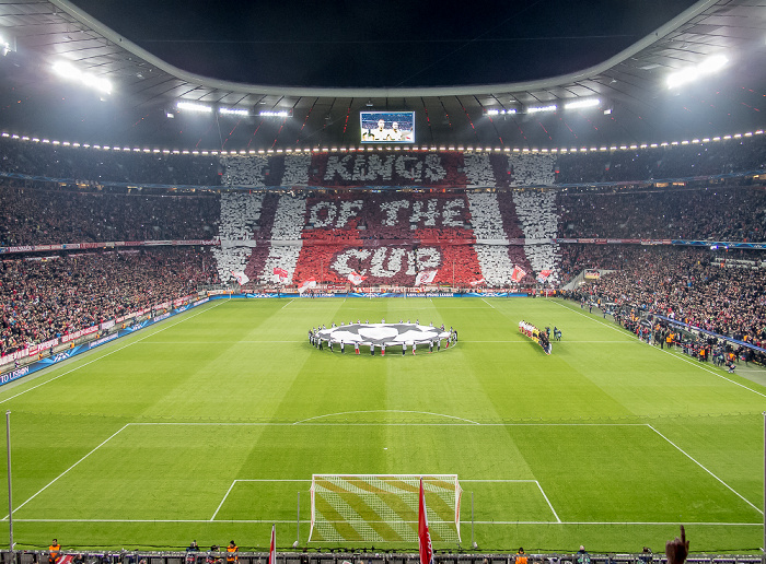 Allianz Arena: Fan-Choreografie vor dem Champions-League-Viertelfinale FC Bayern München - Manchester United München
