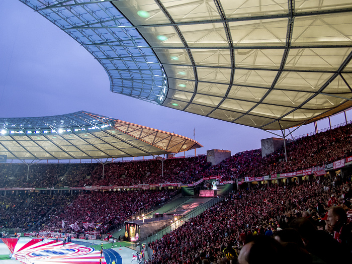Olympiastadion: Fankurve des FC Bayern Berlin
