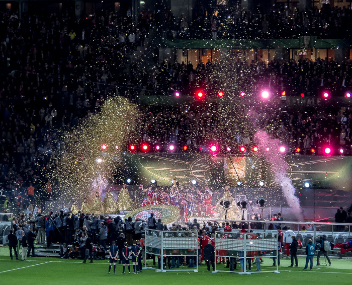 Olympiastadion: Siegerehrung für den FC Bayern München Berlin