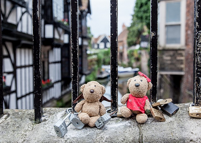 Canterbury St Peter's Street: Teddy und Teddine Great Stour