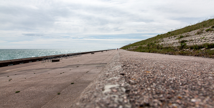 Samphire Hoe Country Park Ufermauer (Seawall)