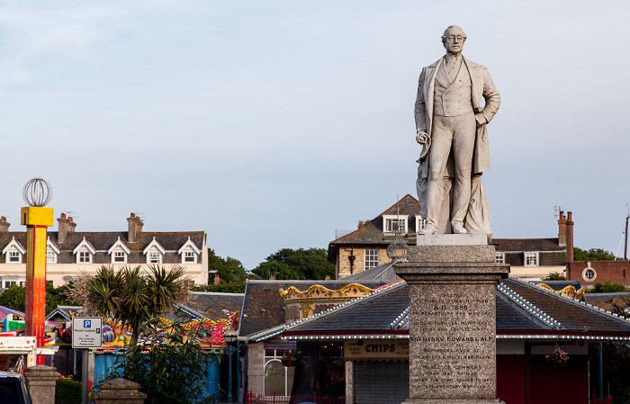 The Esplanade: Henry-Edwards-Denkmal Weymouth