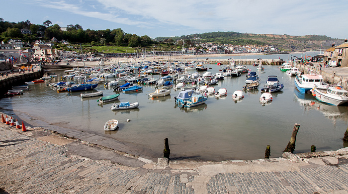 Lyme Regis Blick von The Cobb: Hafen, Strand, Ort