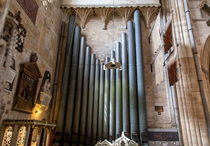 Exeter Cathedral: Pedalpfeifenwerk Exeter