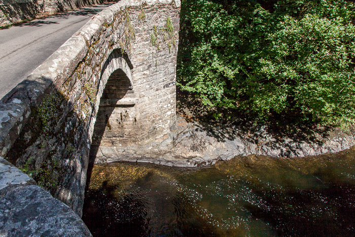 Dartmoor National Park Dartmoor: Holne Bridge über den River Dart