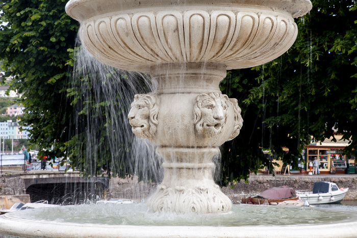 Dartmouth Royal Avenue Gardens: Brunnen