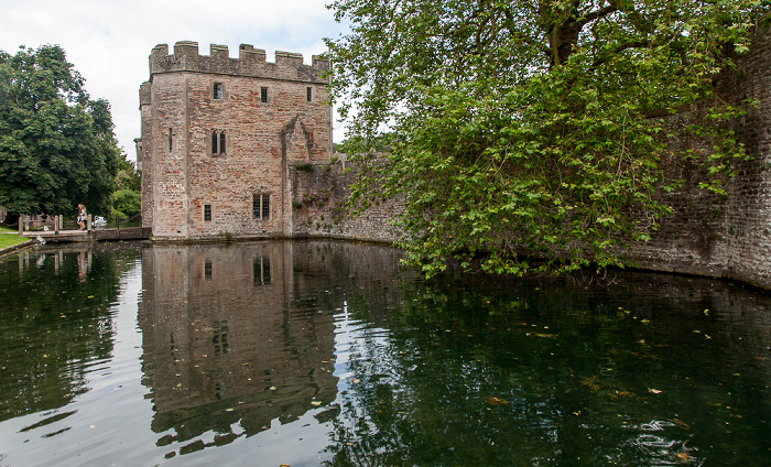 Moat (Burggraben), Bishop's Palace Gatehouse Wells