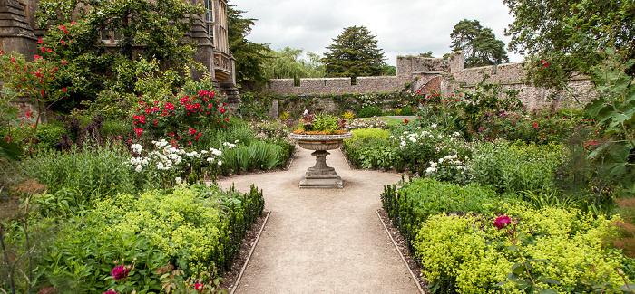 Wells Bishop's Palace Gardens