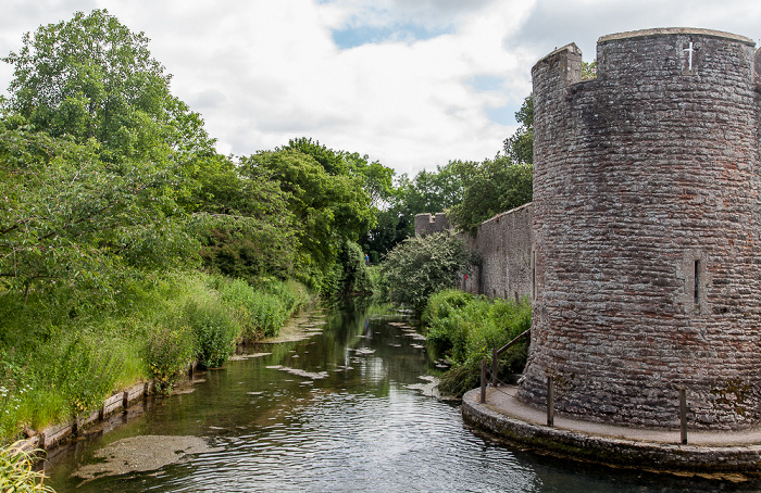 Bishop's Palace Gardens, Moat (Burggraben) Wells