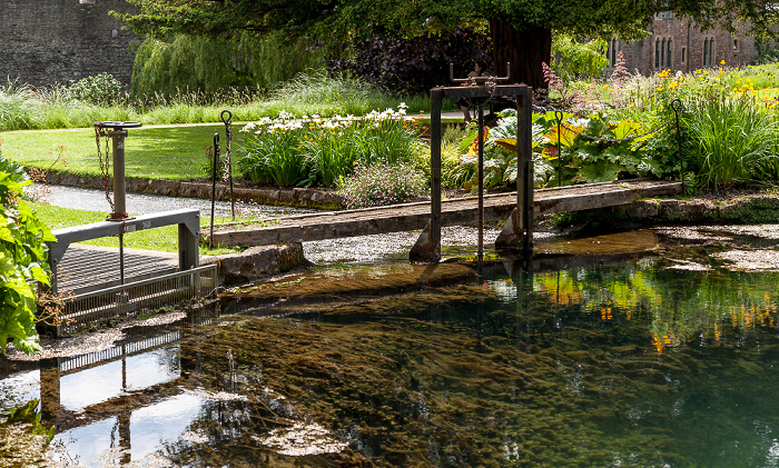 Bishop's Palace Gardens: The Wells Wells