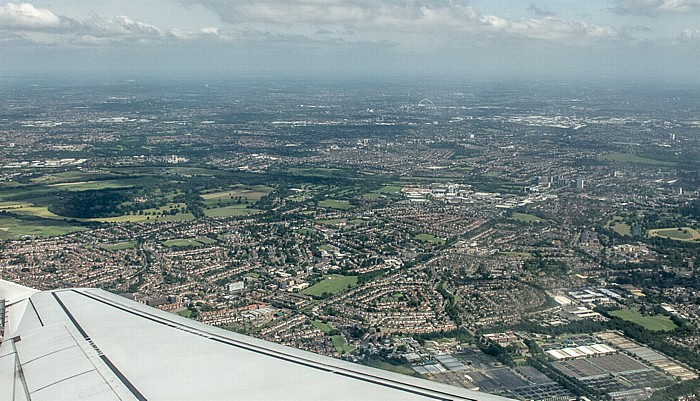 London Mogden Sewage Treatment Works Osterley Park Wembley-Stadion Luftbild aerial photo
