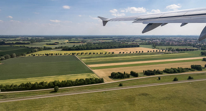 Bayern - Landkreis Freising: Hallbergmoos Luftbild aerial photo