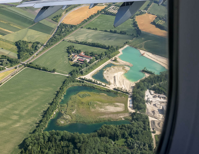 Bayern - Landkreis Freising: Hallbergmoos Luftbild aerial photo