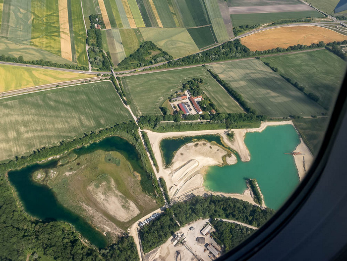 Bayern - Landkreis Freising: Hallbergmoos Luftbild aerial photo