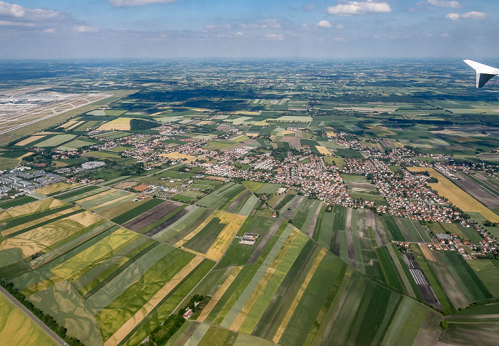 Bayern - Landkreis Freising: Hallbergmoos Luftbild aerial photo