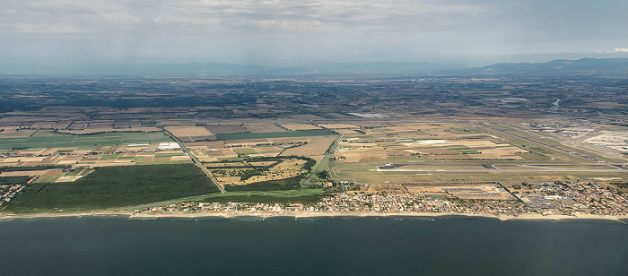 Latium - Fiumicino: Focene Flughafen Rom-Fiumicino Luftbild aerial photo