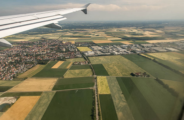 Bayern - Landkreis Freising: Neufahrn bei Freising Luftbild aerial photo