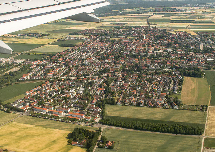 Bayern - Landkreis Freising: Neufahrn bei Freising Luftbild aerial photo