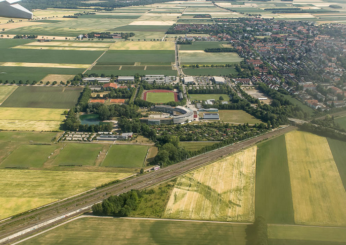 Bayern - Landkreis Freising: Neufahrn bei Freising Bahnstrecke München - Regensburg Galgenbachweiher Luftbild aerial photo