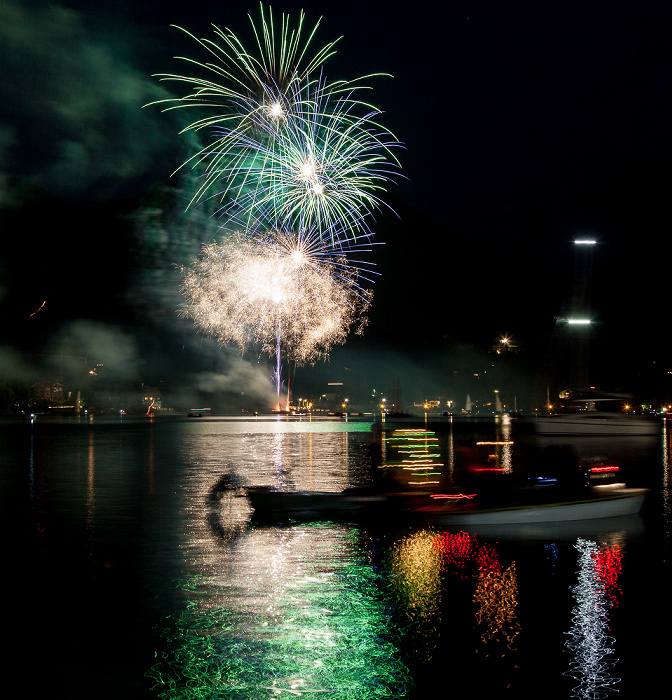 Tegernsee (Egerner Bucht): Seefest-Feuerwerk Rottach-Egern